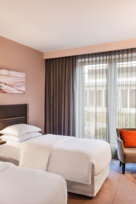 杜塞爾多夫機場喜來登酒店