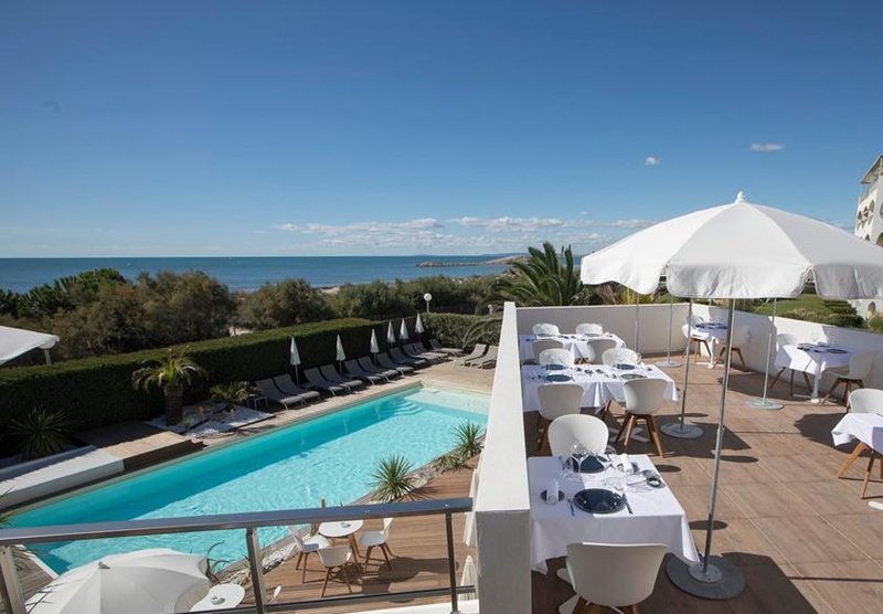 海灘酒店,大摩特