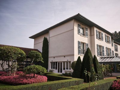 帕特里克翁理胡金字塔酒店