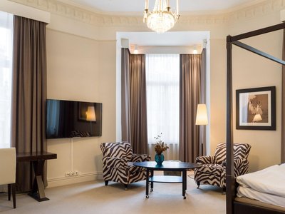 克瑙斯特精英酒店