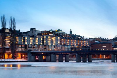 希爾頓斯魯森酒店