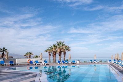 阿里納海灘度假村