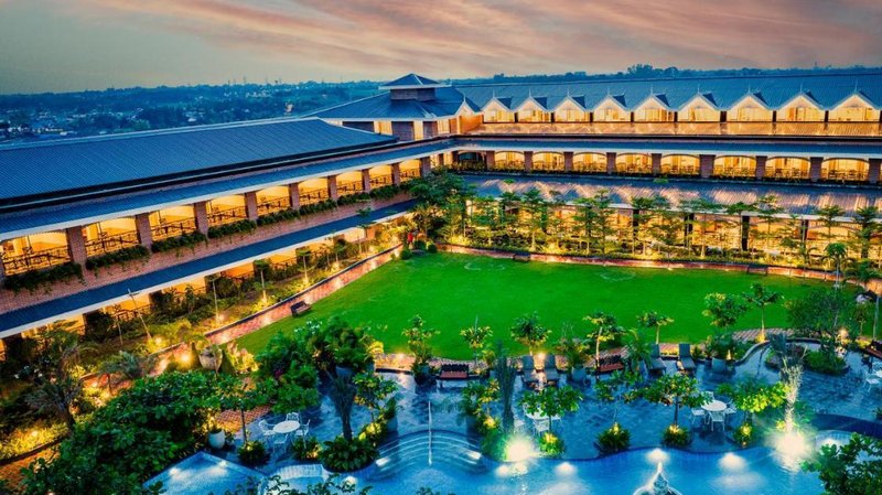 Mayfair Oasis Resort & Convention