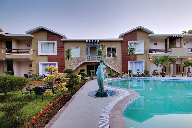 Maulik Mansion Resort