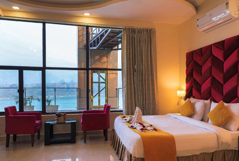 The Neeraj Naturecure on Ganga