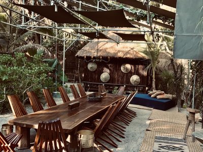 Libelula Beachfront Hotel 蜻蜓圖蘭海濱酒店