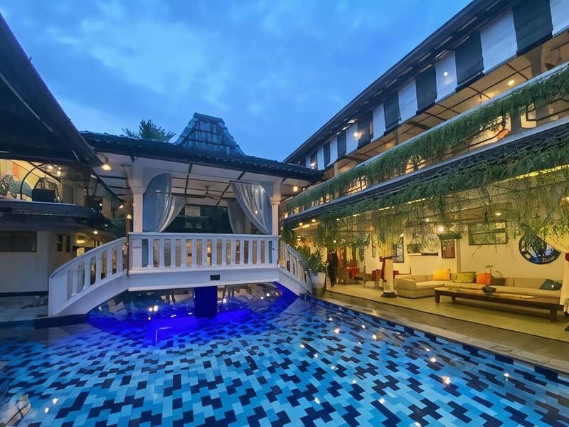 雨豆樹精品別墅和畫廊