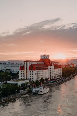 希爾頓維也納多瑙河海濱酒店