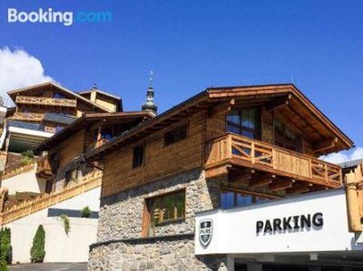 普爾勒爾莫斯公寓酒店