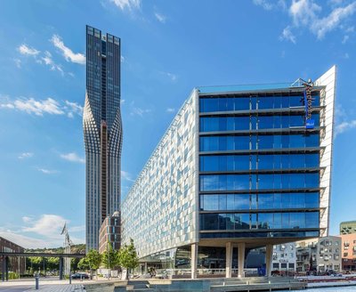 麗笙藍標河畔酒店