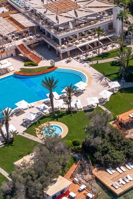 希爾頓逸林博德魯姆伊希爾俱樂部超全包度假村