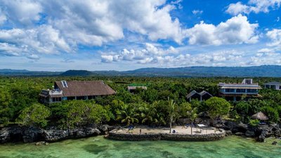 藍色蘭花度假村