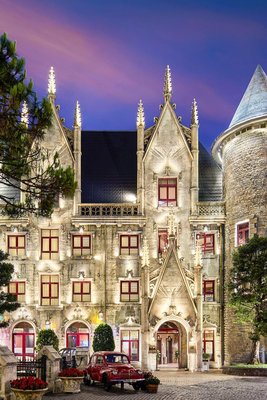 峴港法國村巴納山美居酒店