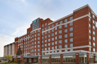 蒙特利爾機場希爾頓大使套房酒店