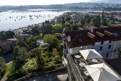 宏達瑞比亞旅館