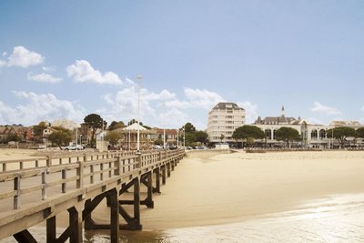 阿卡雄海灘Inwood酒店(正對阿卡雄沙灘)