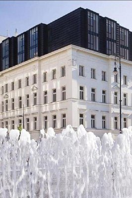 布達佩斯洲至奢選維諾公館