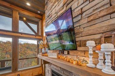 2021 Cabin - Gorgeous Fall Views, GameRm, HotTub, Xbox, Bears, Gatlinburg 10Min & Ober 5Min