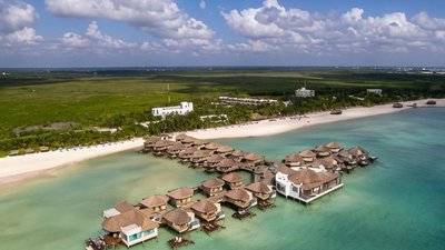 Palafitos水上平房,雙體船,天然水池等全包含