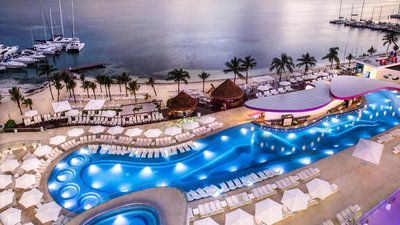 坎昆塔樓誘惑全包 - 限成人