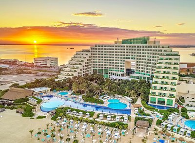 坎昆水上生活海灘度假村