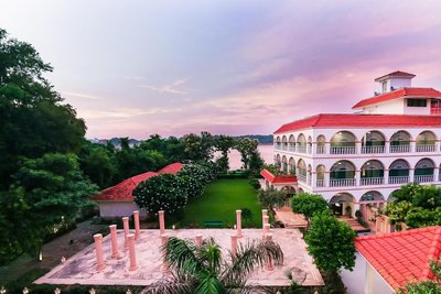 皇家蘭花酒店有限公司的Saptapuri菠羅奈斯