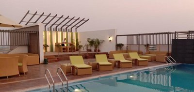 薩爾納思尖峯旅館