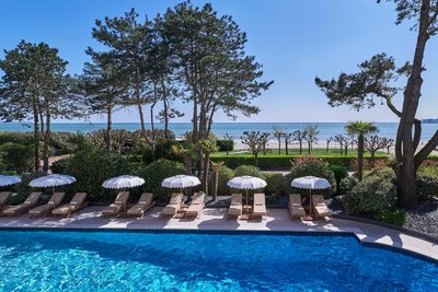 埃米塔日呂西安巴里亞酒店