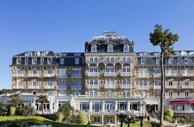 拉波勒皇家呂西安巴里亞酒店