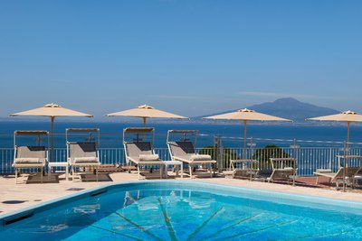 德拉威樂大酒店