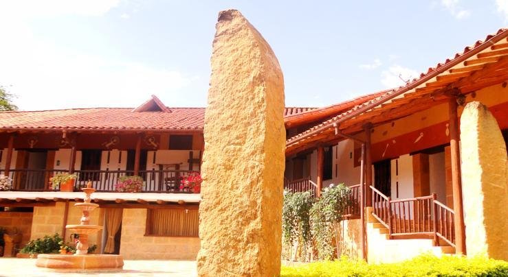 Hotel Hicasua y Centro de Convenciones