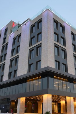 千禧阿爾馬薩酒店