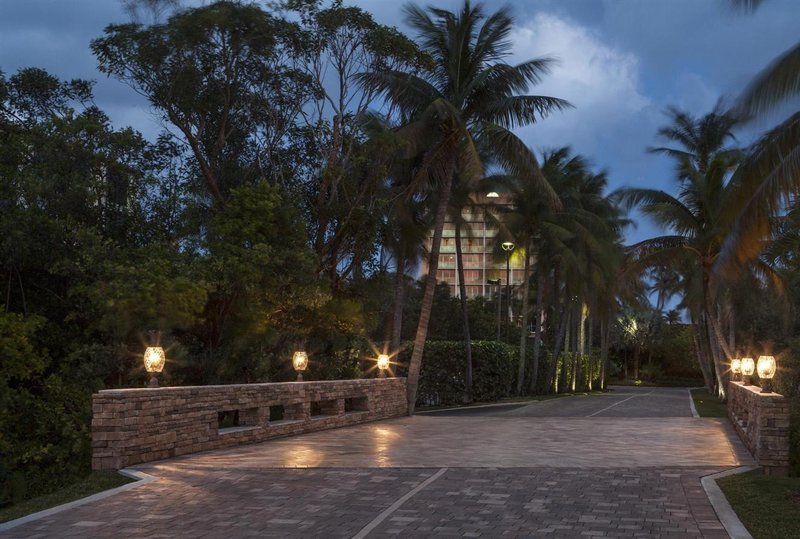 Jupiter Beach Resort & Spa