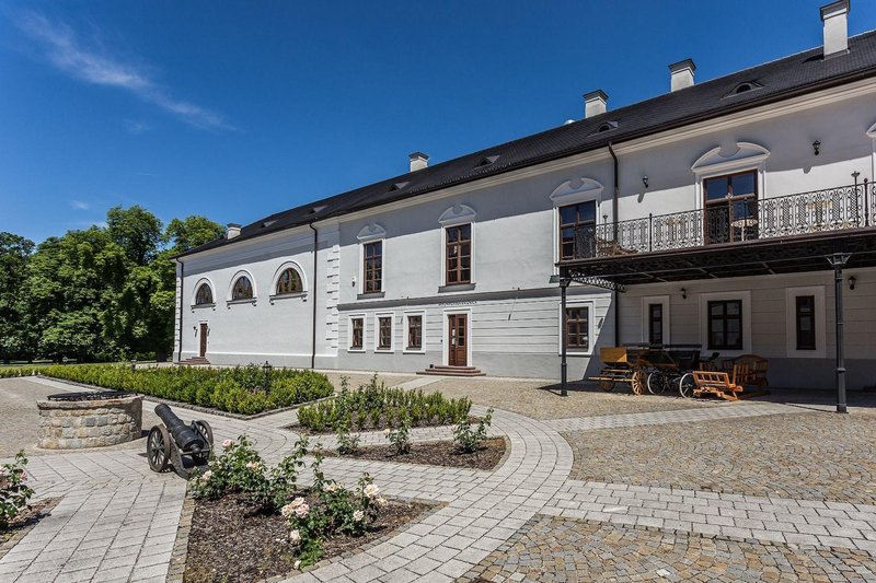 阿篷尼城堡酒店