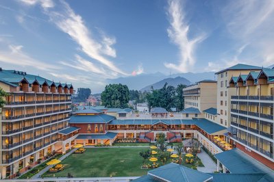 斯里納格河濱雷迪森精選酒店和水療中心