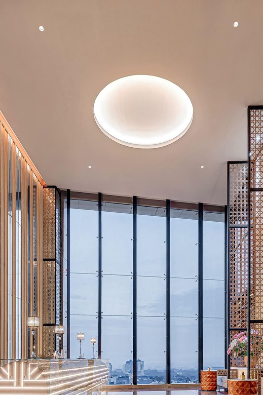 Whiz Luxe Hotel Spazio Surabaya