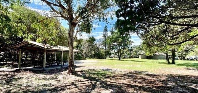 Brunswick Heads landmark hotels background