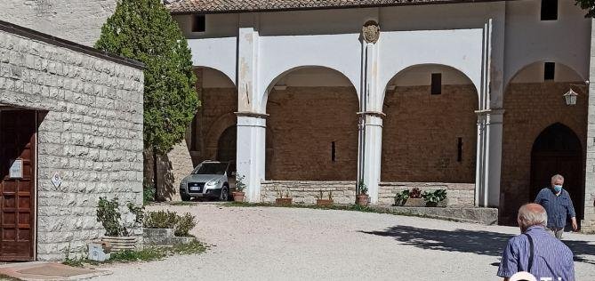 Serra Sant'Abbondio landmark hotels background