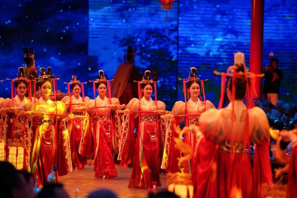 Beijing Royal Banquet - Noble Court Dining Show - Immersive Experience - Traditional Chinese Ethnic Dance and Music